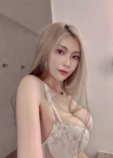 Babe24Ribby Female,Blonde,Red,Eurasian,Men