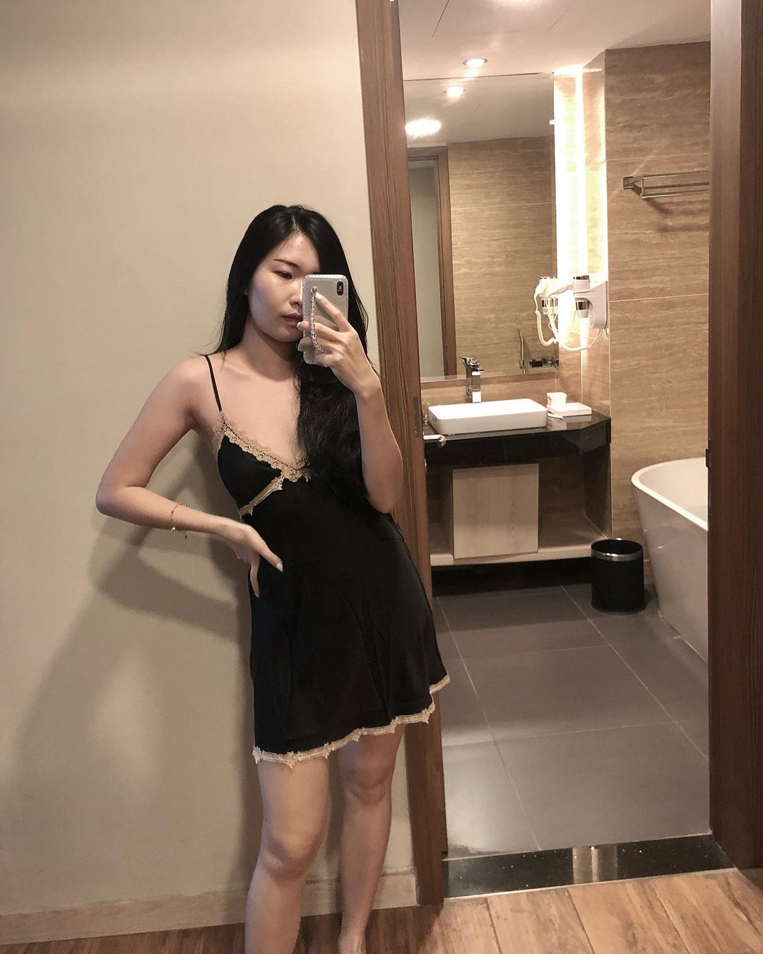 BabeBobo26 Bisexual,Spanish,H cup,Green,Chinese