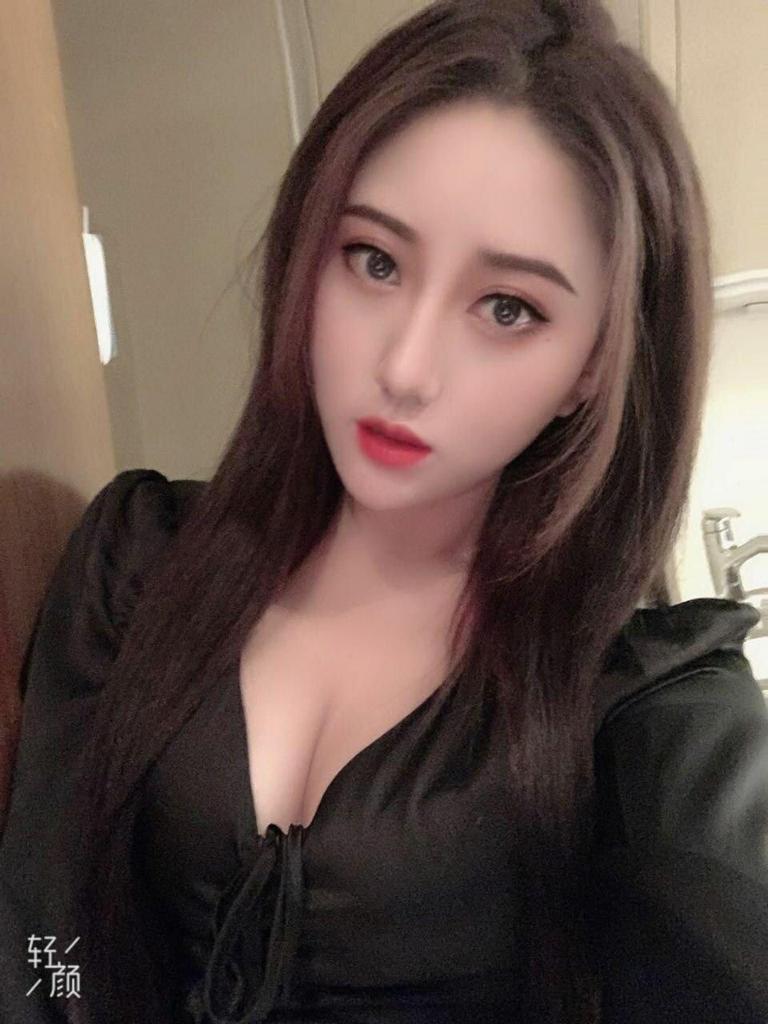 Love21 Qiqi Female,5'3 or under(160cm),Bisexual,Tall,Chinese